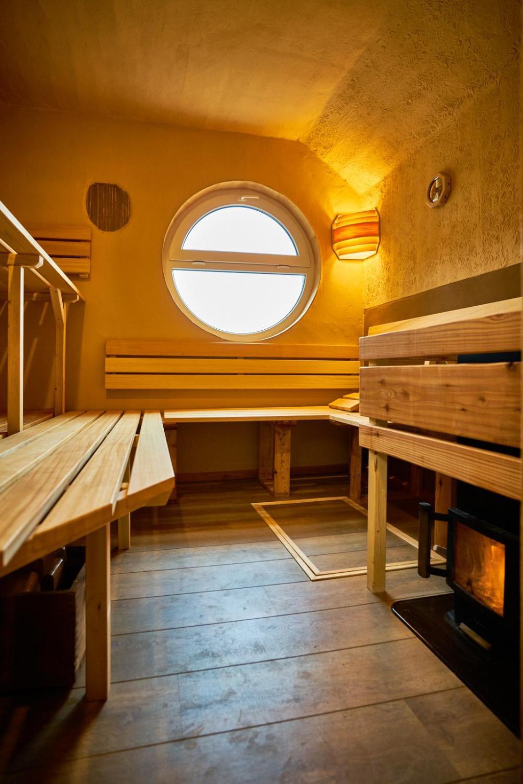 Hotel Olbernhau Mit Sauna - Kleines Landhotel Zur Ofenschenke Exterior photo