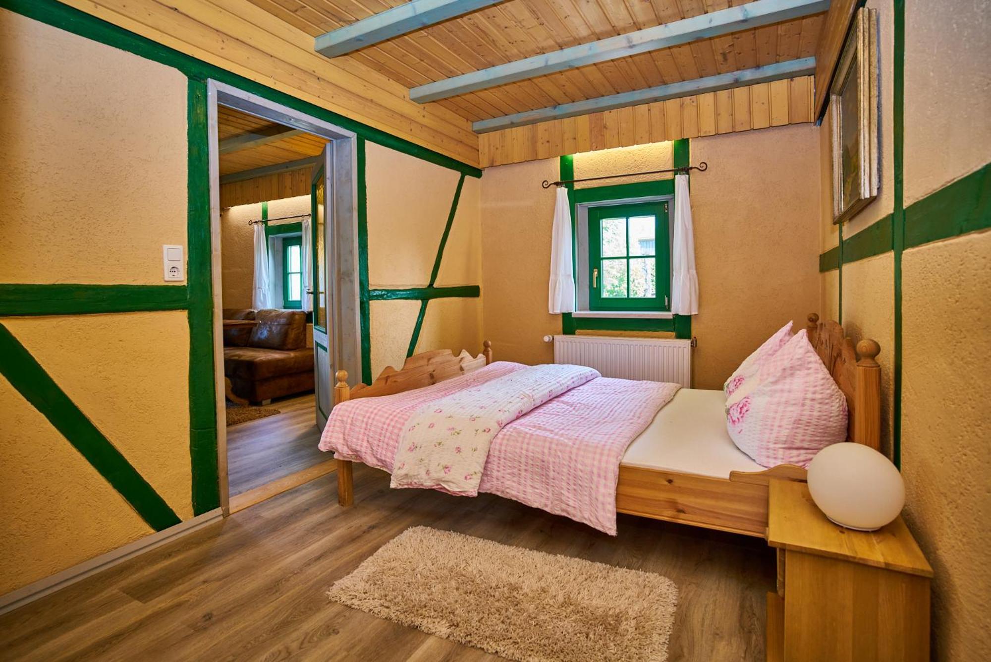 Hotel Olbernhau Mit Sauna - Kleines Landhotel Zur Ofenschenke Exterior photo